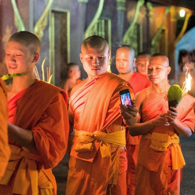 monk-selfie